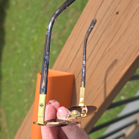 Tory Burch polarized sunglasses - Picture 3 of 9